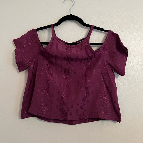 Kendall & Kylie | Cold Shoulder Crop | Small - Picture 1 of 4